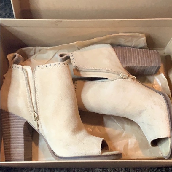 Lucky booties - Picture 1 of 5
